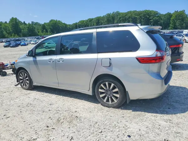 5TDJZ3DC6LS238520 2020 TOYOTA SIENNA - Image 2