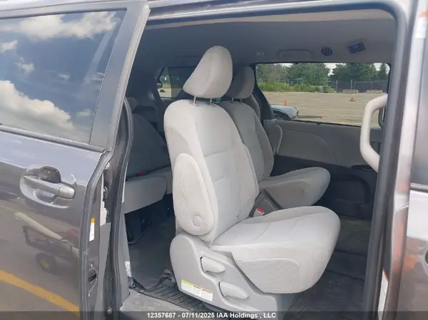5TDJZ3DC6LS244673 2020 TOYOTA SIENNA - Image 8