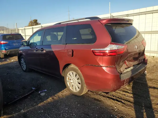 5TDJZ3DC7HS155248 2017 TOYOTA SIENNA - Image 2