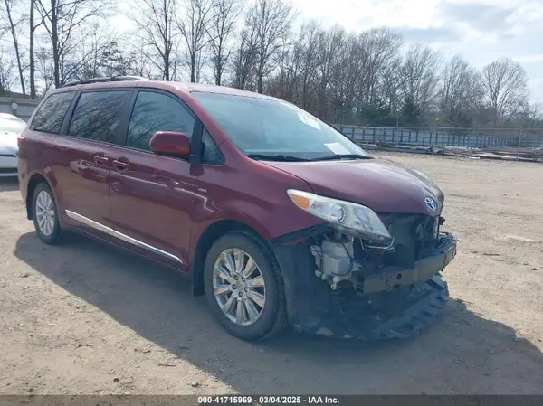 5TDJZ3DC7HS171384 2017 TOYOTA SIENNA - Image 1