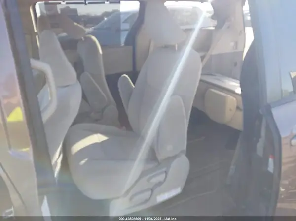 5TDJZ3DC7LS238865 2020 TOYOTA SIENNA - Image 8