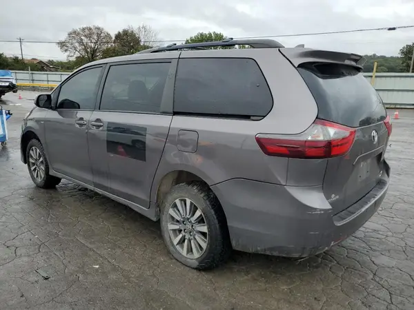 5TDJZ3DC7LS250952 2020 TOYOTA SIENNA - Image 2