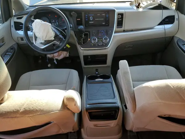 5TDJZ3DC8HS173774 2017 TOYOTA SIENNA - Image 8