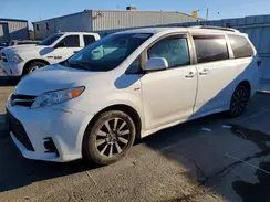 5TDJZ3DC8JS203166 2018 TOYOTA SIENNA