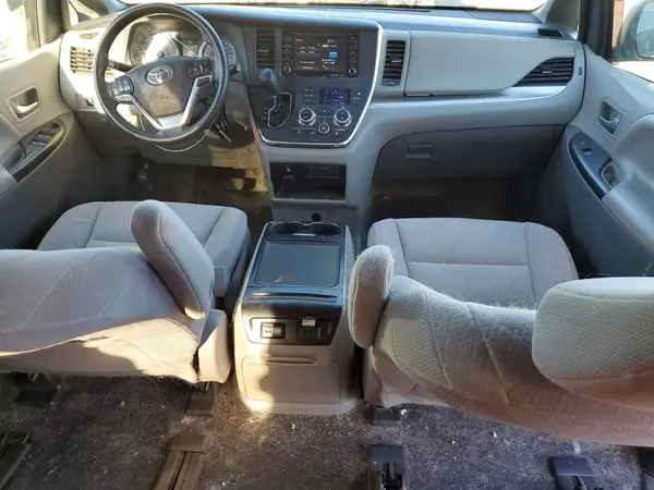 5TDJZ3DC8JS203166 2018 TOYOTA SIENNA - Image 8