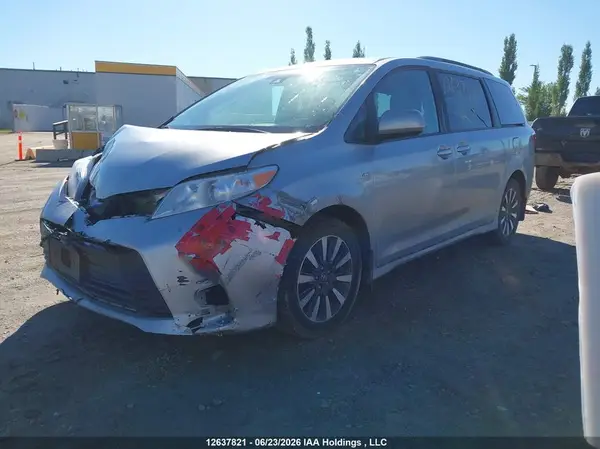 5TDJZ3DC8KS213889 2019 TOYOTA SIENNA - Image 2