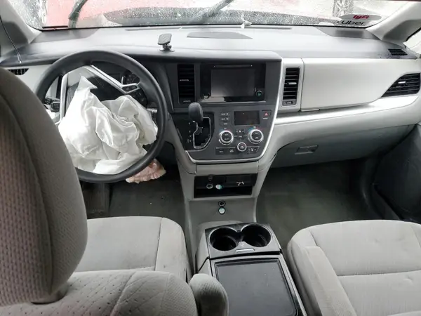 5TDJZ3DC9HS148589 2017 TOYOTA SIENNA - Image 8