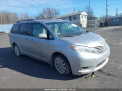 5TDJZ3DC9HS148916 2017 TOYOTA SIENNA