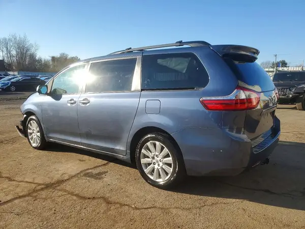 5TDJZ3DC9HS167871 2017 TOYOTA SIENNA - Image 2
