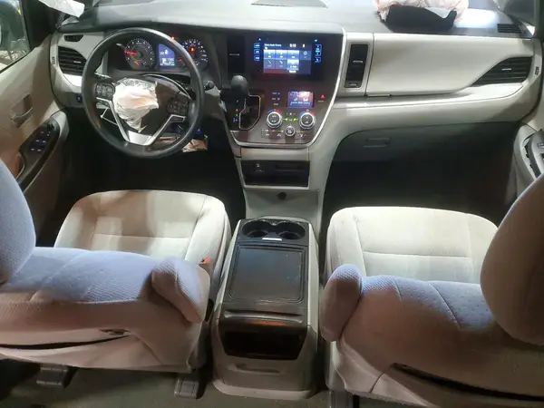 5TDJZ3DC9HS167871 2017 TOYOTA SIENNA - Image 8