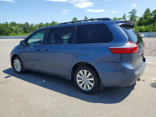 5TDJZ3DC9HS177686 2017 TOYOTA SIENNA - Image 2