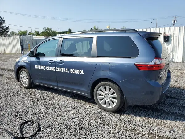 5TDJZ3DC9HS180233 2017 TOYOTA SIENNA - Image 2