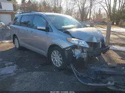 5TDJZ3DC9HS183536 2017 TOYOTA SIENNA