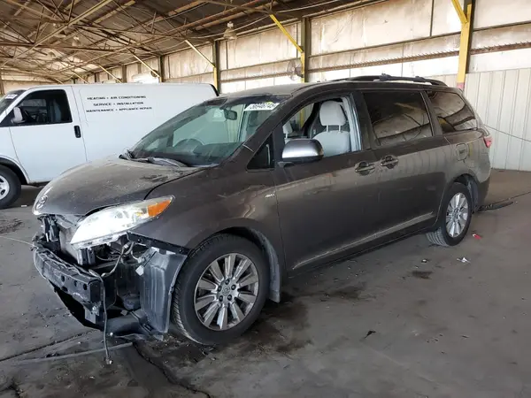 5TDJZ3DC9HS186663 2017 TOYOTA SIENNA - Image 1