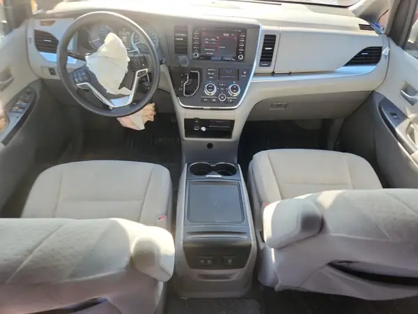5TDJZ3DC9KS225338 2019 TOYOTA SIENNA - Image 8