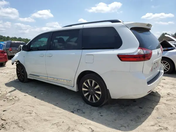 5TDJZ3DC9LS230475 2020 TOYOTA SIENNA - Image 2