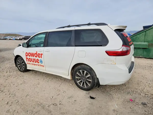 5TDJZ3DC9LS241041 2020 TOYOTA SIENNA - Image 2