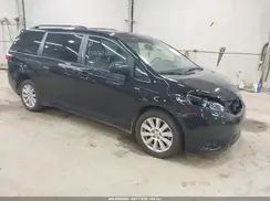 5TDJZ3DCXHS156216 2017 TOYOTA SIENNA