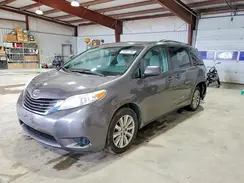 5TDJZ3DCXHS163747 2017 TOYOTA SIENNA