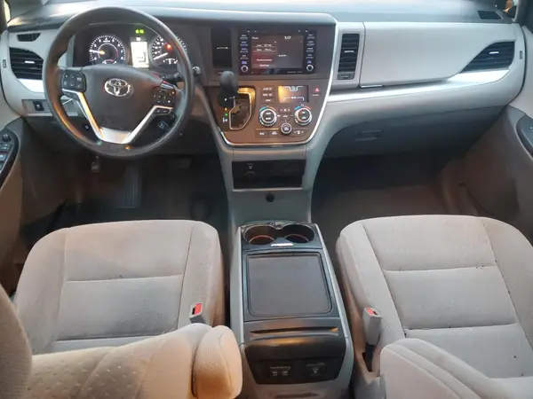 5TDJZ3DCXJS190369 2018 TOYOTA SIENNA - Image 8