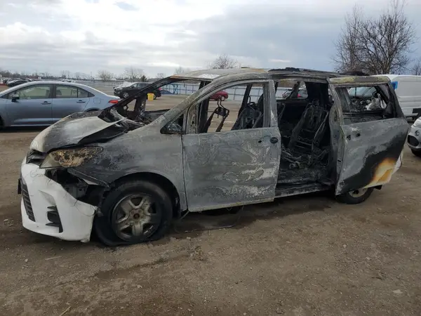 5TDJZ3DCXJS206893 2018 TOYOTA SIENNA - Image 1