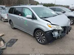 5TDJZ3DCXKS215658 2019 TOYOTA SIENNA