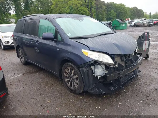 5TDJZ3DCXKS222366 2019 TOYOTA SIENNA - Image 1