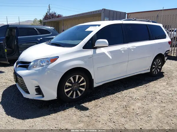 5TDJZ3DCXLS239900 2020 TOYOTA SIENNA - Image 2