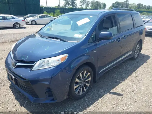 5TDJZ3DCXLS241811 2020 TOYOTA SIENNA - Image 2