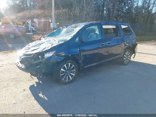 5TDJZ3DCXLS250685 2020 TOYOTA SIENNA - Image 2