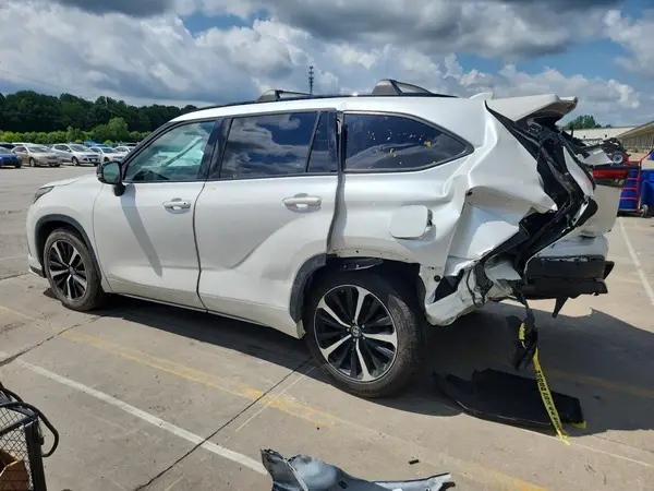 5TDJZRAH0MS050337 2021 TOYOTA HIGHLANDER - Image 2