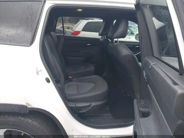 5TDJZRAH0MS062777 2021 TOYOTA HIGHLANDER - Image 8