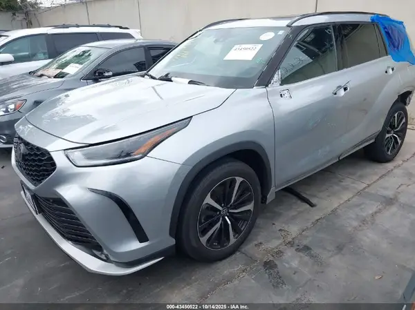 5TDJZRAH1MS033062 2021 TOYOTA HIGHLANDER - Image 2