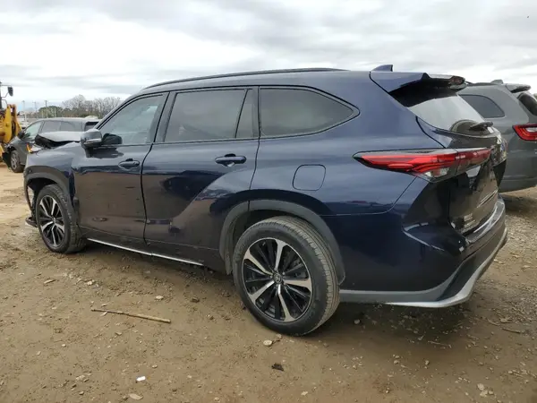 5TDJZRAH2MS052140 2021 TOYOTA HIGHLANDER - Image 2