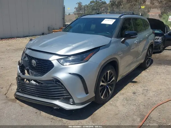 5TDJZRAH2MS059038 2021 TOYOTA HIGHLANDER - Image 2