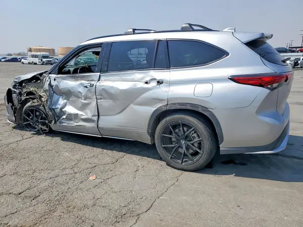 5TDJZRAH3NS107874 2022 TOYOTA HIGHLANDER - Image 2