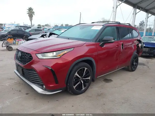 5TDJZRAH3NS116736 2022 TOYOTA HIGHLANDER - Image 2