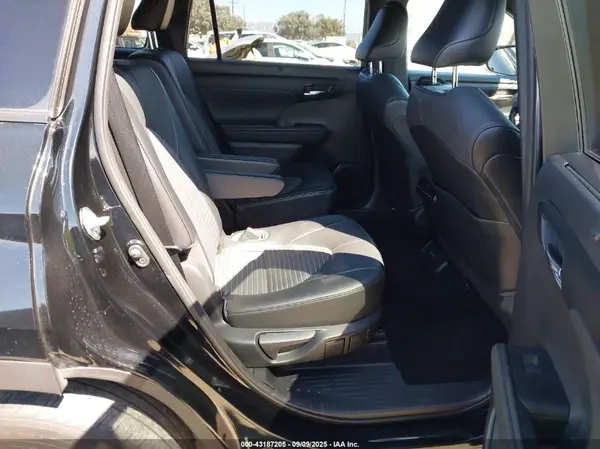 5TDJZRAH4MS057873 2021 TOYOTA HIGHLANDER - Image 8