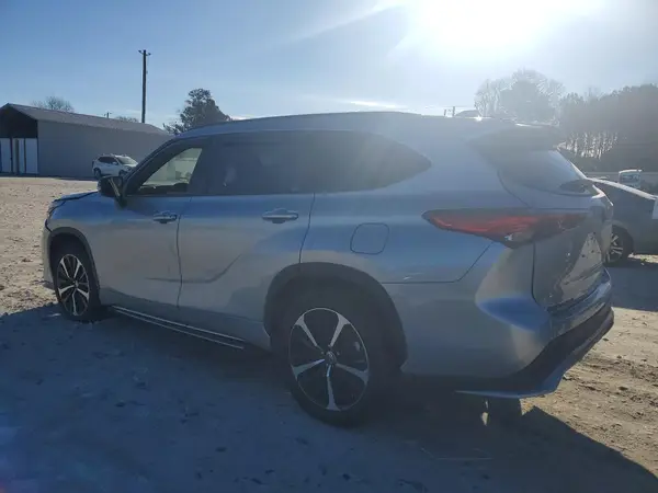 5TDJZRAH5MS089828 2021 TOYOTA HIGHLANDER - Image 2