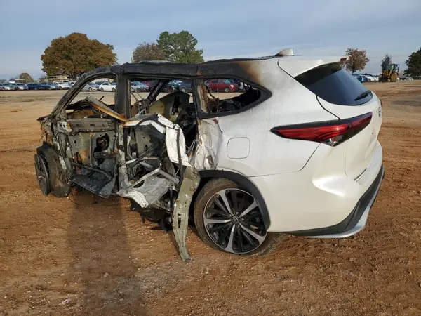 5TDJZRAH6MS054358 2021 TOYOTA HIGHLANDER - Image 2