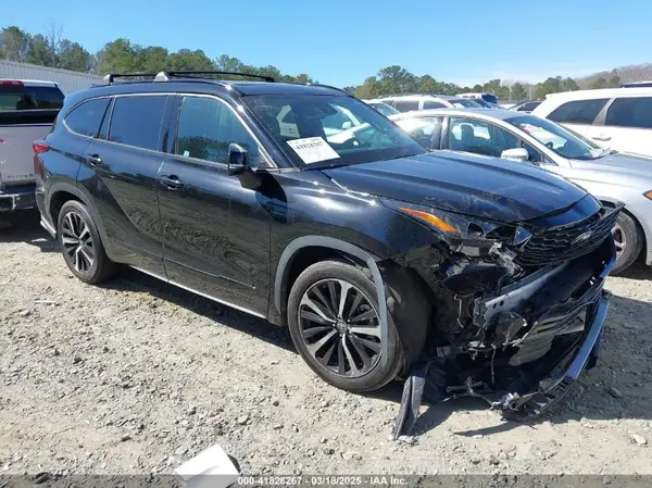 5TDJZRAH7MS031865 2021 TOYOTA HIGHLANDER - Image 1