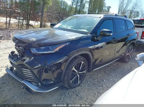5TDJZRAH7MS031865 2021 TOYOTA HIGHLANDER - Image 2