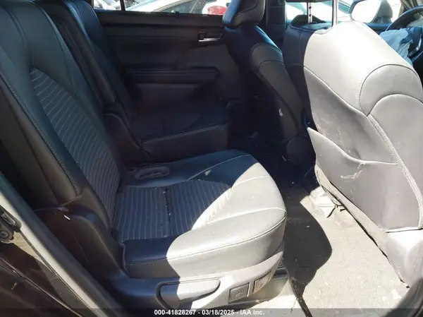 5TDJZRAH7MS031865 2021 TOYOTA HIGHLANDER - Image 8