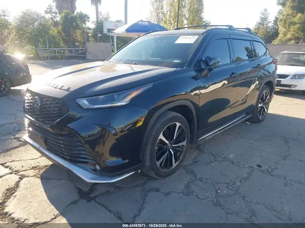5TDJZRAH8MS081111 2021 TOYOTA HIGHLANDER - Image 2