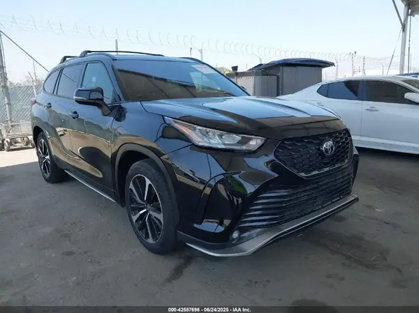 5TDJZRAHXMS088772 2021 TOYOTA HIGHLANDER - Image 1