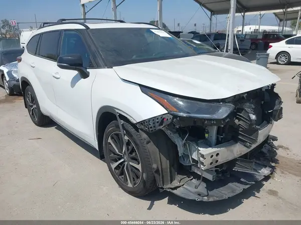 5TDJZRAHXNS117110 2022 TOYOTA HIGHLANDER - Image 1