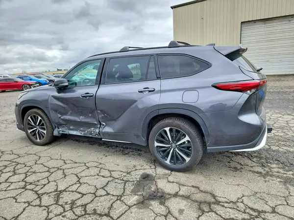 5TDJZRBH0MS120904 2021 TOYOTA HIGHLANDER - Image 2
