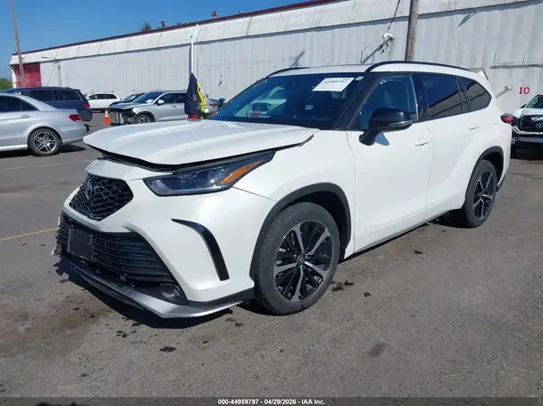 5TDJZRBH0MS121101 2021 TOYOTA HIGHLANDER - Image 2