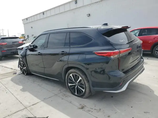 5TDJZRBH0NS232913 2022 TOYOTA HIGHLANDER - Image 2