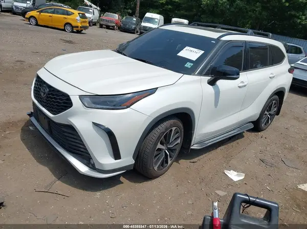5TDJZRBH1MS114335 2021 TOYOTA HIGHLANDER - Image 2